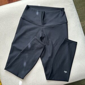 ALO Yoga “Airlift” Legging